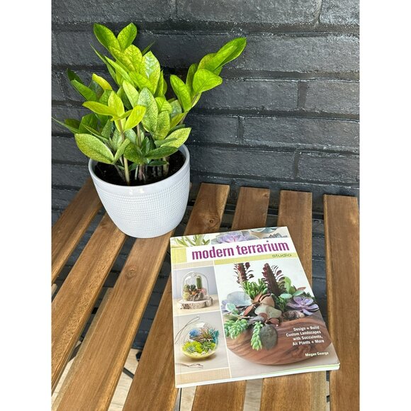 VTG Modern Terrarium Softcover Book Gardening Plants Cacti Gardening Botanical - Picture 1 of 4